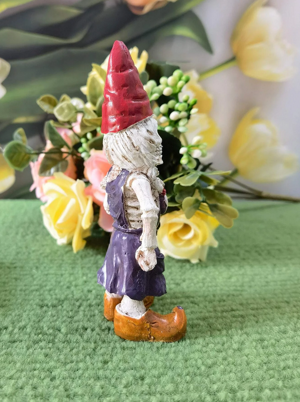 Gnome Momma Skeleton W/Baby Figurine