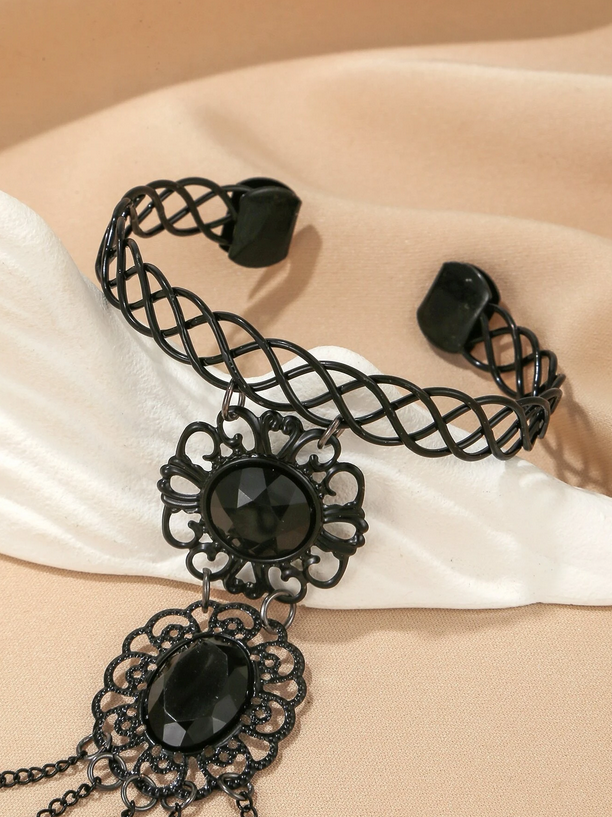 Gothic Wristband Cuff To Finger Mitten