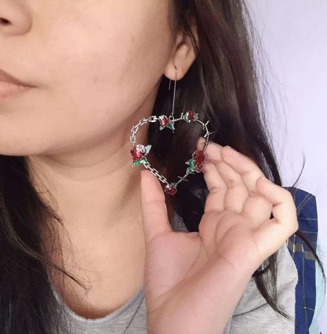 Heart Shaped Barb Wire Rose Earrings (Black)