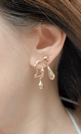 Water Drops Mismatched Stud Earrings