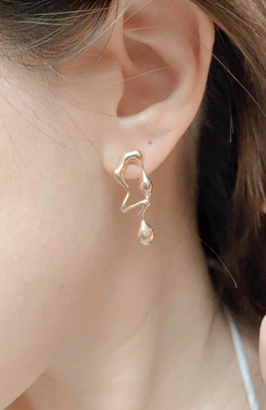 Water Drops Mismatched Stud Earrings