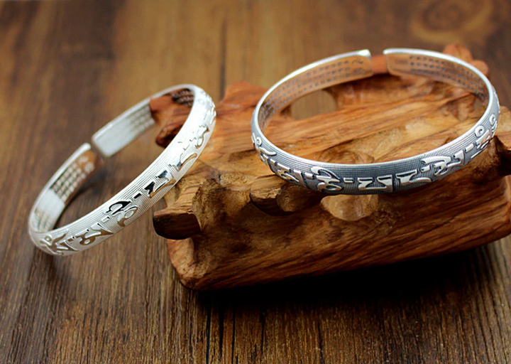 Six-Character Mantra Sutra Bangle (Tibetan Silver, dark or light)