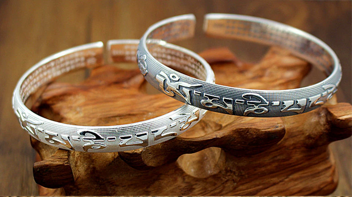 Six-Character Mantra Sutra Bangle (Tibetan Silver, dark or light)