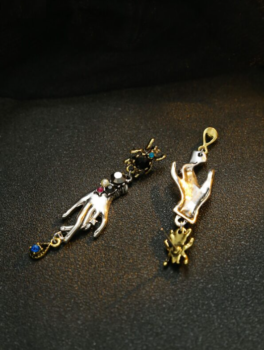 Vintage Witchy Spider Earring