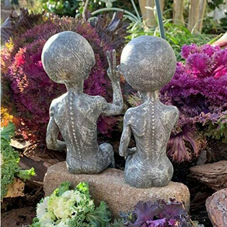 Alien Couple Resin Garden or Shelf Figures (2 pc)