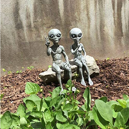 Alien Couple Resin Garden or Shelf Figures (2 pc)