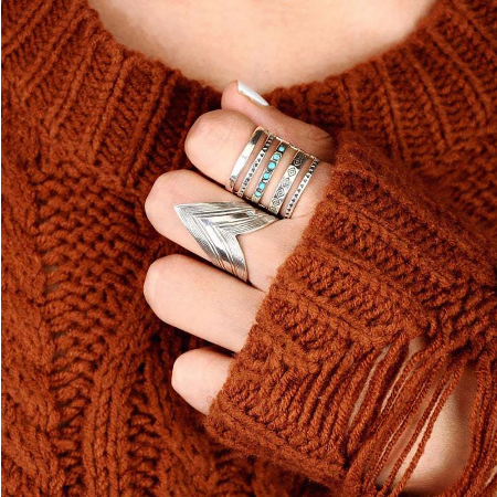 Bohemia Stone Inlaid Finger Ribbed Ring
