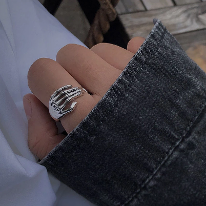 Adjustable 925 Sterling Silver Punk  Skeleton Hand Grasp Ring