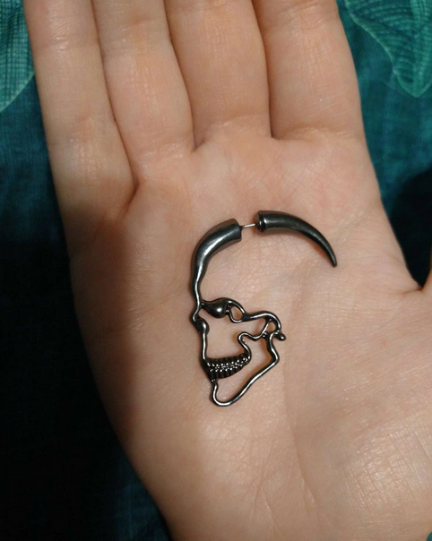Goth Skull Earrings