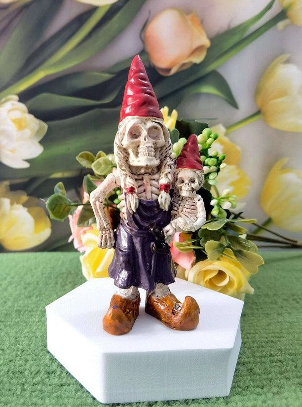 Gnome Momma Skeleton W/Baby Figurine