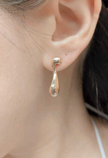 Water Drops Mismatched Stud Earrings