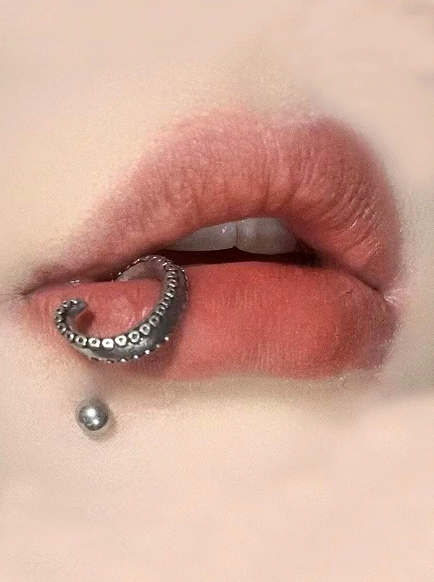Octopus Tentacle Labret Lip Ring